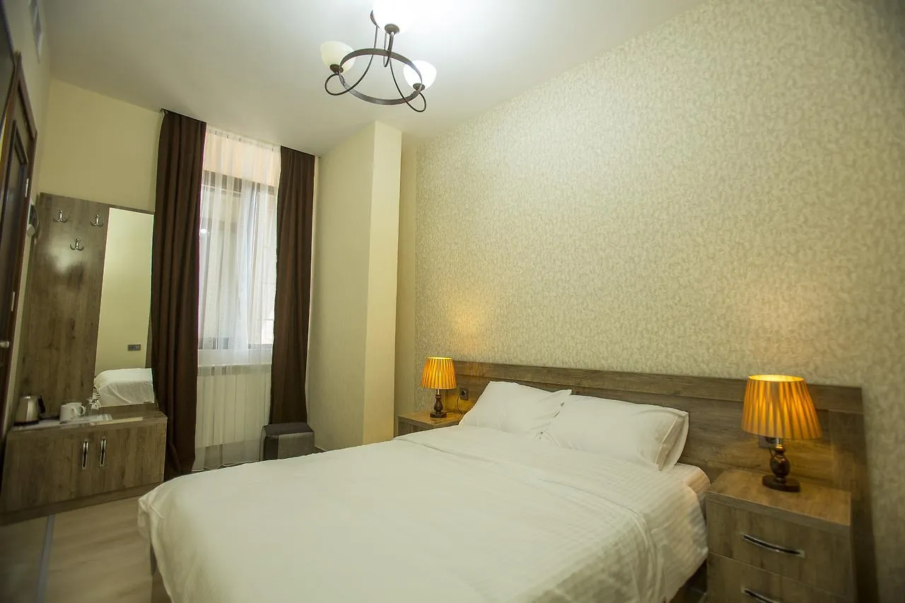 Hotel Ire Palace Batumi 3*,